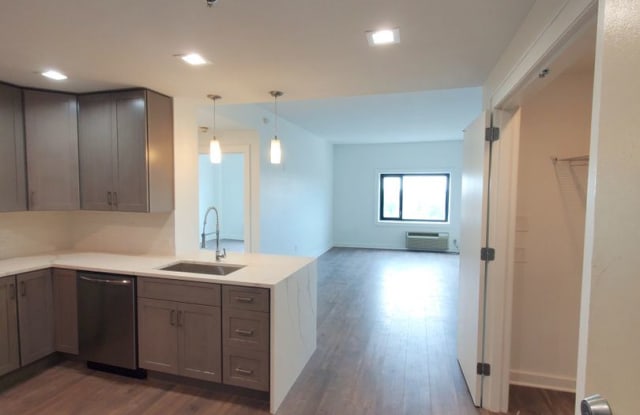 1 Carriage Plaza 1102 - 1 Carriage City Plz, Rahway, NJ 07065