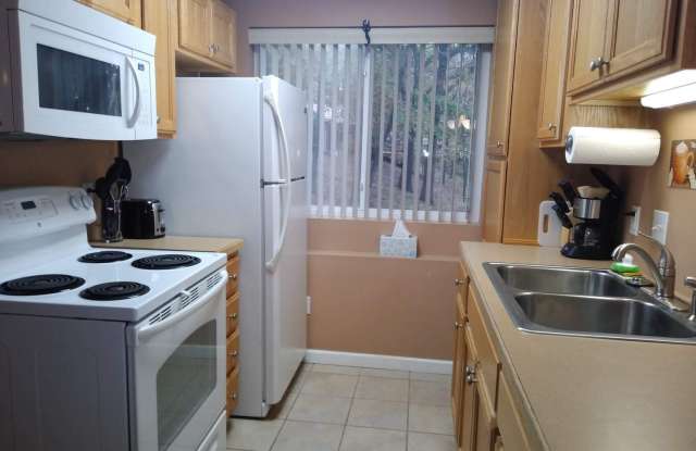 490 Compton Ridge, Unit A Gallery 4