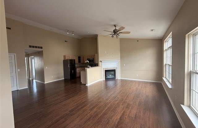 14586 Vauxhall Drive Gallery 3