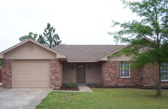 1003 Enlow Circle - 1003 Enlow Circle, Commerce, TX 75428