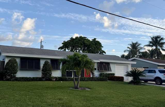474 NE 38th Street photos photos