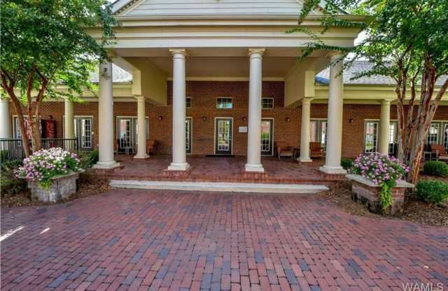 Midtown Village 3 Bed/3 Bath Condo! Available Fall 2026! photos photos