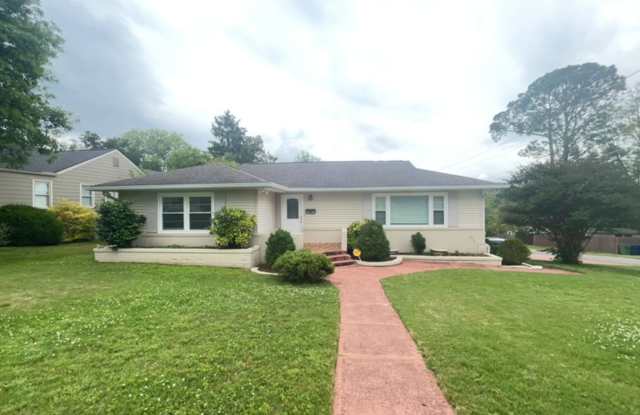 Beautiful 4BR Huntsville Home Near Downtown photos photos Beautiful 4BR Huntsville Home Near Downtown photos photos