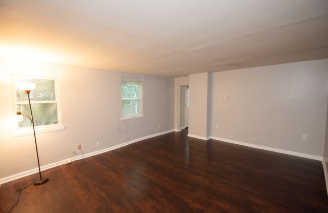 421 West Main Street - 1 photos photos