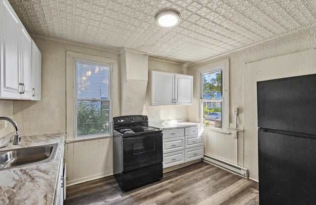 602-604 Prospect Avenue - 602 Gallery 3
