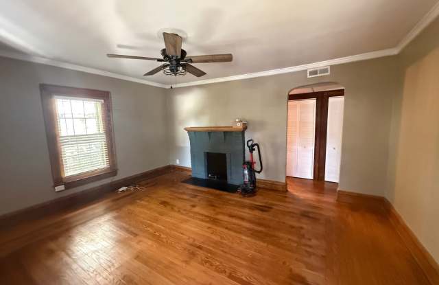 Updated & Modern 2-Bedroom Home for Rent – Edgewood Area of Charleston Gallery 3