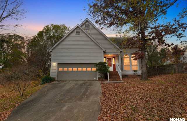 Sunny 5BR House in the UNCC University square with large yard - 9915 Lottie Lane, Charlotte, NC 28262