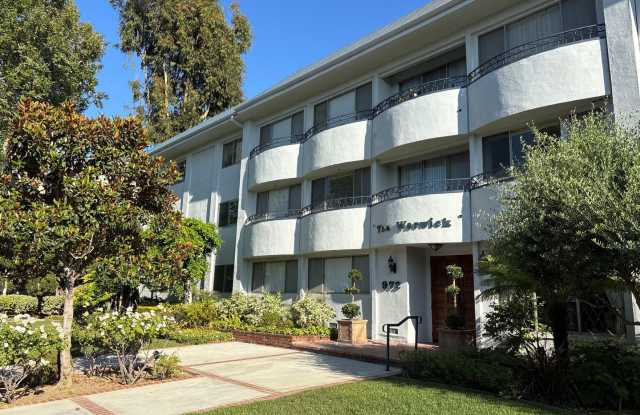 Top Floor 2 Bed, 2 Bath Condo For Rent on California Blvd in Pasadena - Close to Cal Tech! photos photos