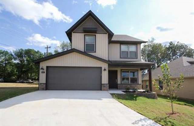 Awesome home with great location in Rogers photos photos