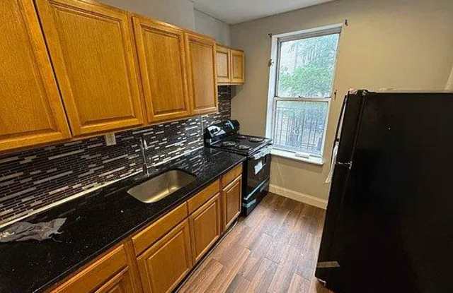 2419 Davidson Avenue photos photos