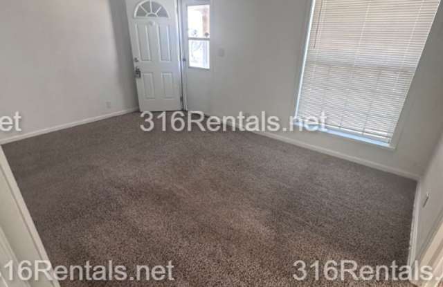 $970 - 2 bedroom / 1 bathroom - Single Family Home Gallery 3