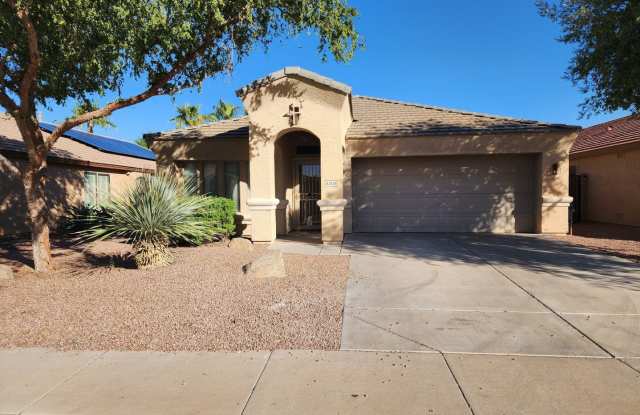 Spacious 3 bedroom in Rancho El Dorado Maricopa ***MOVE IN SPECIAL OFFERED*** - 42526 Chambers Drive, Maricopa, AZ 85138