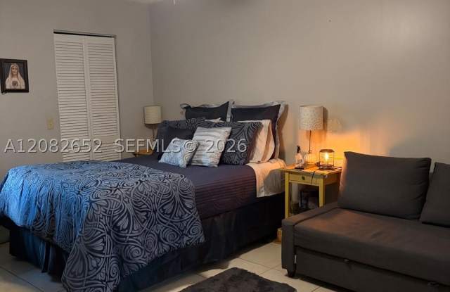 1401 SW 135th Ter photos photos
