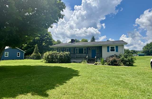 114 Lunceford Ln Gallery 2