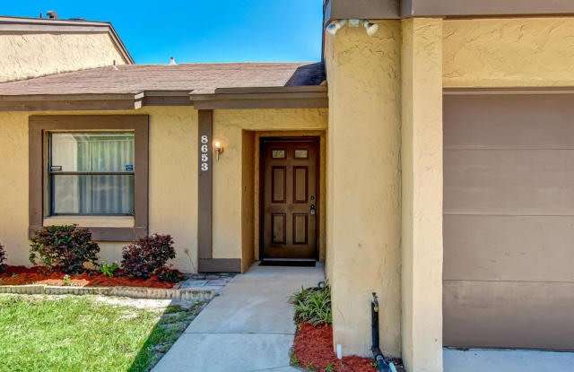 8653 DEERMOSS WAY W Gallery 2