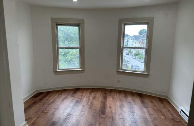 225 Vernon Street - 2 photos photos