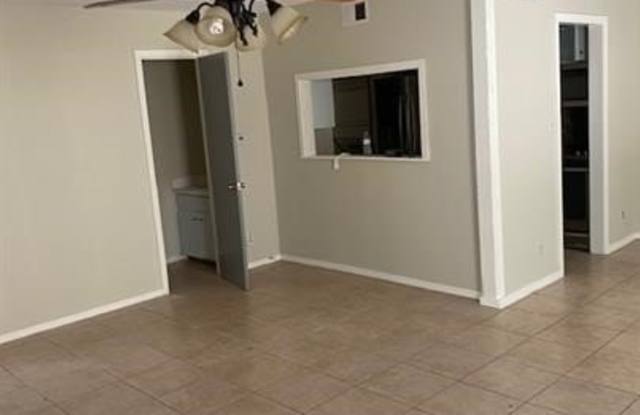 6718 Silvermine Drive Gallery 4