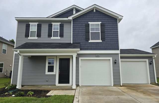 3 Bedroom, 2.5 Bath Open Concept in Raeford. - 216 Melbourne Drive, Hoke County, NC 28376