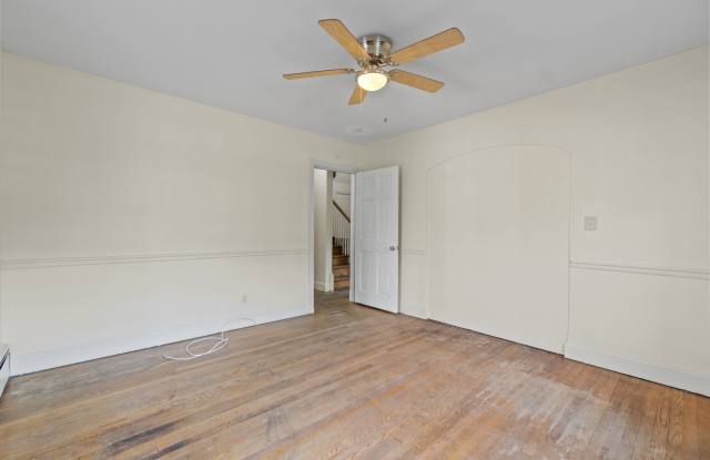 4610 Calvert Road Gallery 3