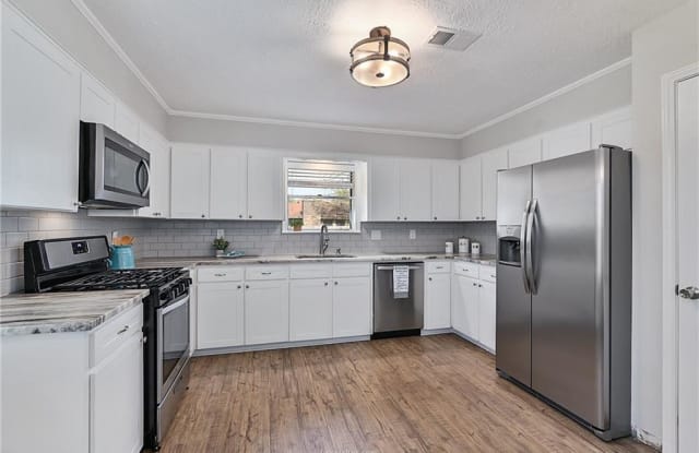 2726 Celinda Circle - 2726 Celinda Circle, College Station, TX 77845