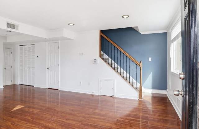 5617 7TH PL S Gallery 4