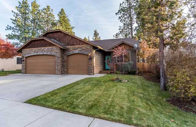 Single Level 2 Bed/2 Bath Townhome in Old Mill Estates - Cleveland Ave - 35 Southwest Cleveland Avenue, Bend, OR 97702 Single Level 2 Bed/2 Bath Townhome in Old Mill Estates - Cleveland Ave - 35 Southwest Cleveland Avenue, Bend, OR 97702