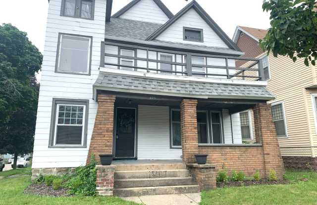Large 4 Bedroom home! photos photos