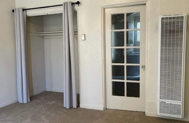 Quaint Studio, Freshly Painted, in Central Berkeley photos photos