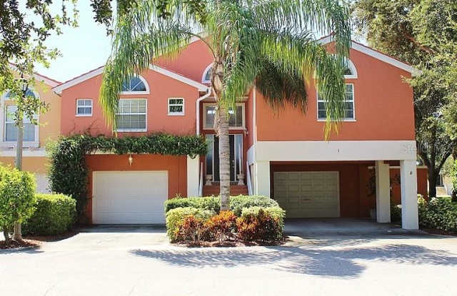 1 LINCOLN AVENUE - 1 Lincoln Avenue South, St. Petersburg, FL 33711