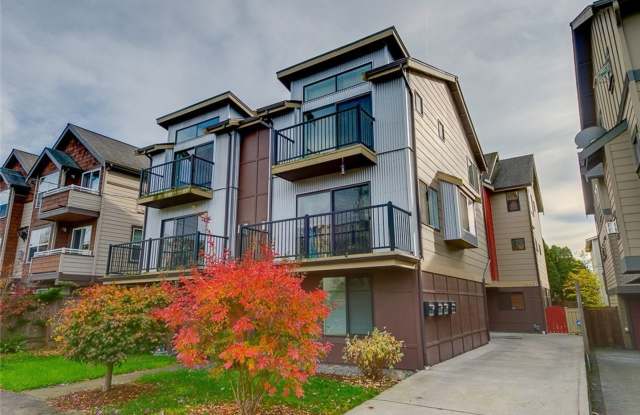 Newer modern Town Home in heart of Ballard just steps to Market St, stores and restaurants photos photos