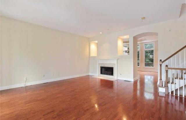 1459 Montclair Court SE Gallery 2