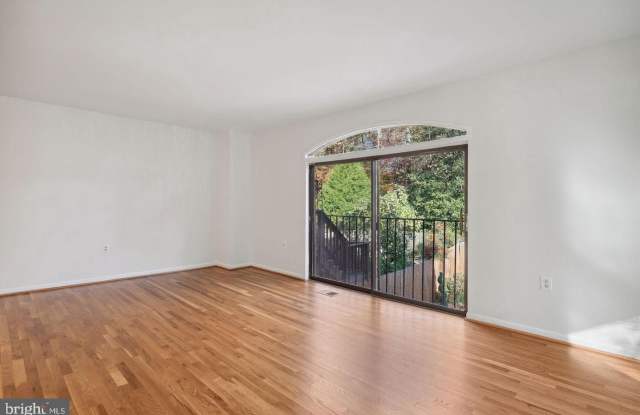 10855 DEBORAH Drive Gallery 3