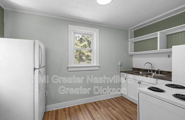 212 1/2 West End Ave Gallery 4