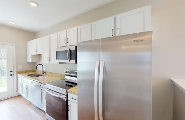 Creekside Comfort at the Villages at Bear Creek – Elegant Two-Bedroom Townhomes In Columbia, TN photos photos