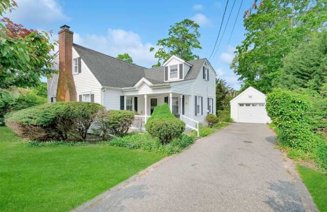 52 Connetquot Road - 52 Connetquot Road, Bayport, NY 11705