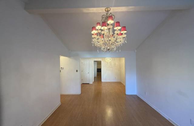 1954 E Brownstone Court SW Gallery 3