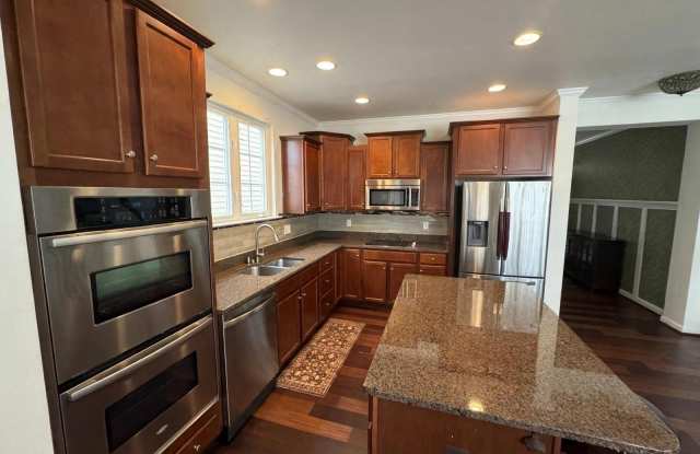 8707 RALEIGH Mews Gallery 3