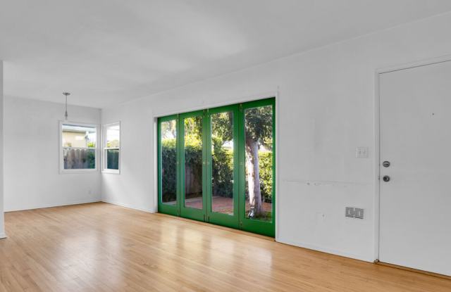 2440 Arizona Ave photos photos