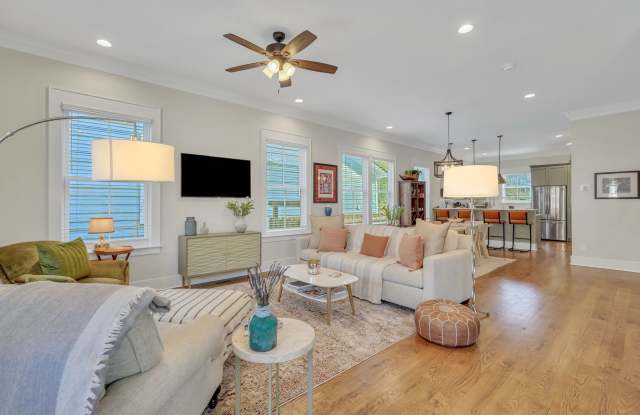 217 W 33rd St photos photos