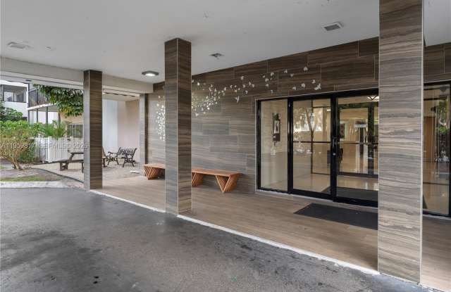 4164 Inverrary Dr photos photos