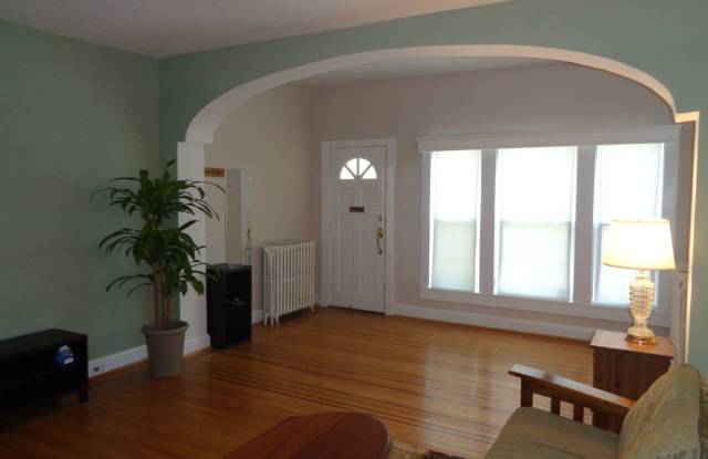310 Drew St. 2 Bedroom, 1 Bath Townhouse near Bayview Gallery 3