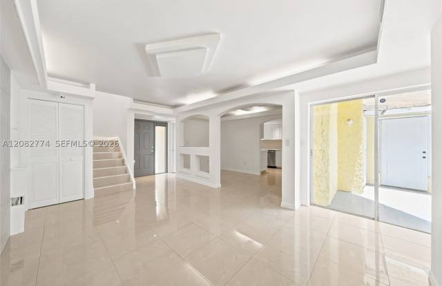 9674 Fontainebleau Blvd photos photos