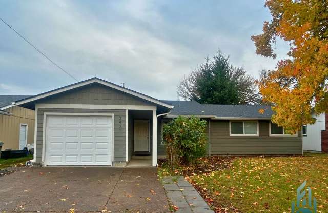 Fully Remodeled 3BR Home with Huge Fenced Backyard Gallery 1