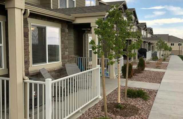 "Model Like" 3 BD, 2.5 BA, 2 Car Townhome, Mountain Views, Near Downtown & Ft. Carson Gallery 3