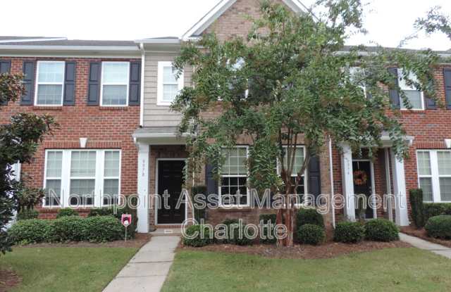 9978 Evergreen Terrace Dr - 9978 Evergreen Terrace Drive, Charlotte, NC 28277