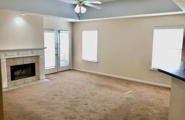 1546 Hawthorne Lane Gallery 2