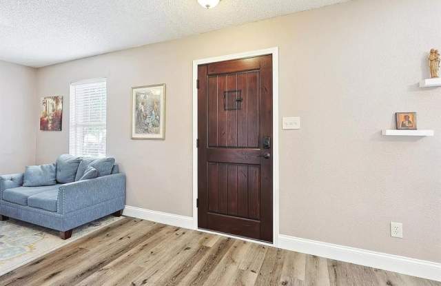1404 Ross Drive Gallery 3