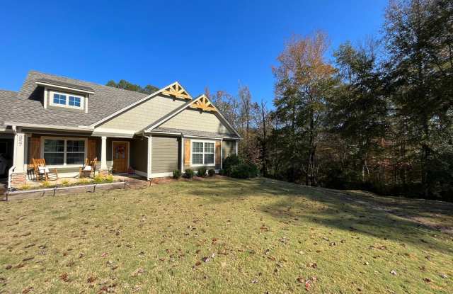 Precious and well kept home in Lundy West photos photos