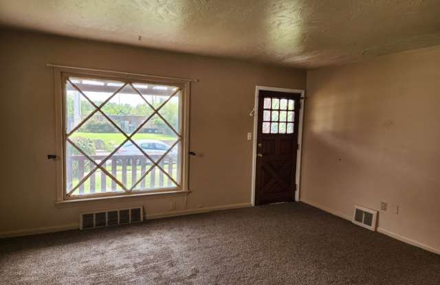 2bd Single Cash Pay/Section 8 Gallery 3