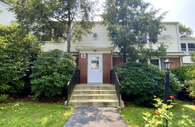 2 Huguenot Street unit: 4 photos photos